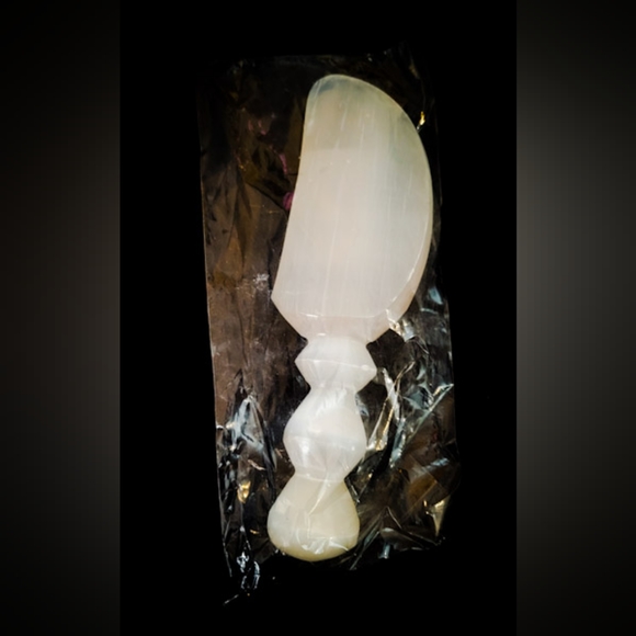 Selenite Athane - High Quality Crystal - Pagan Wicca Alter Tool - Picture 1 of 4